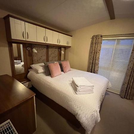 וויטסטייבל Lovely Static Caravan מראה חיצוני תמונה