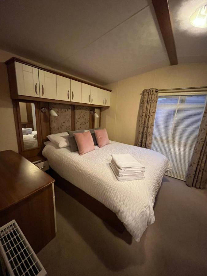 וויטסטייבל Lovely Static Caravan מראה חיצוני תמונה