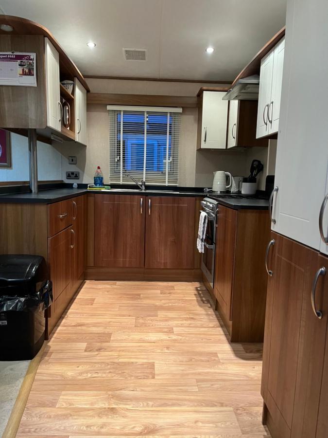 וויטסטייבל Lovely Static Caravan מראה חיצוני תמונה